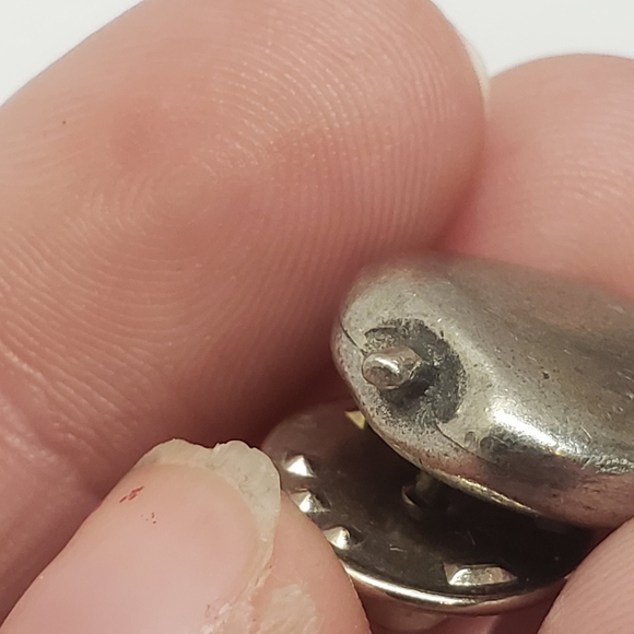 Vintage 1990 Danforth Pewter Apple Pin - Picture 7 of 9